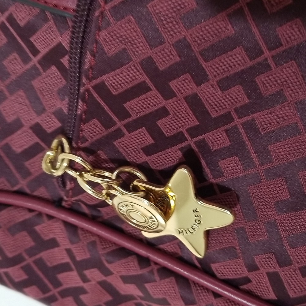 Tommy Hilfiger Tote - Picture 2 of 9